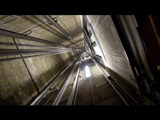 Можно ли выжить в падающем лифте